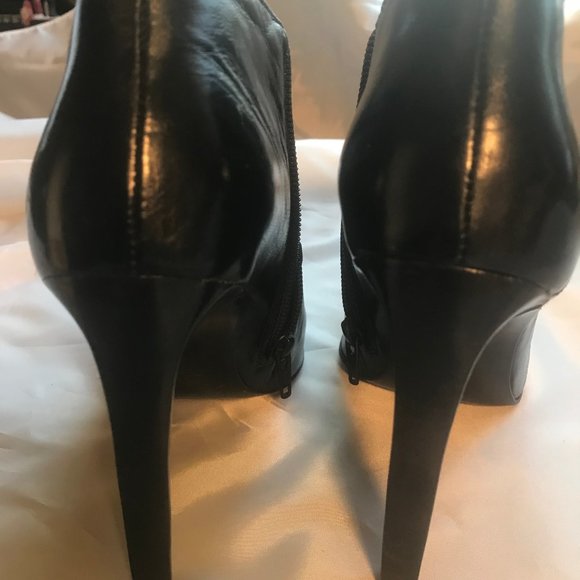 BCBG MaxAsria women's heels ankle boots - Picture 3 of 7